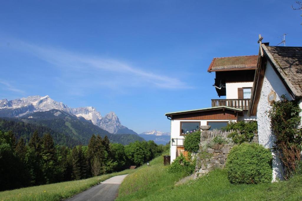 Pfeiffer Alm Am Sonnenhang Mit Blick Auf Die Zugspitze 加爾米施-帕滕基興 外观 照片